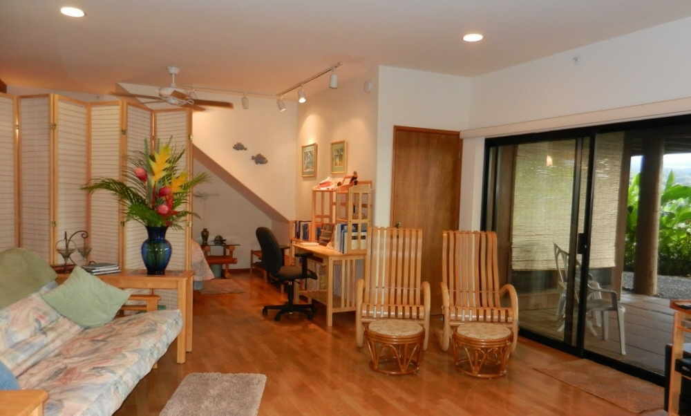 Maui vacation suite living area