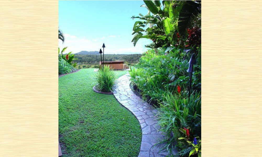 Maui honeymoon suite Tiki Garden